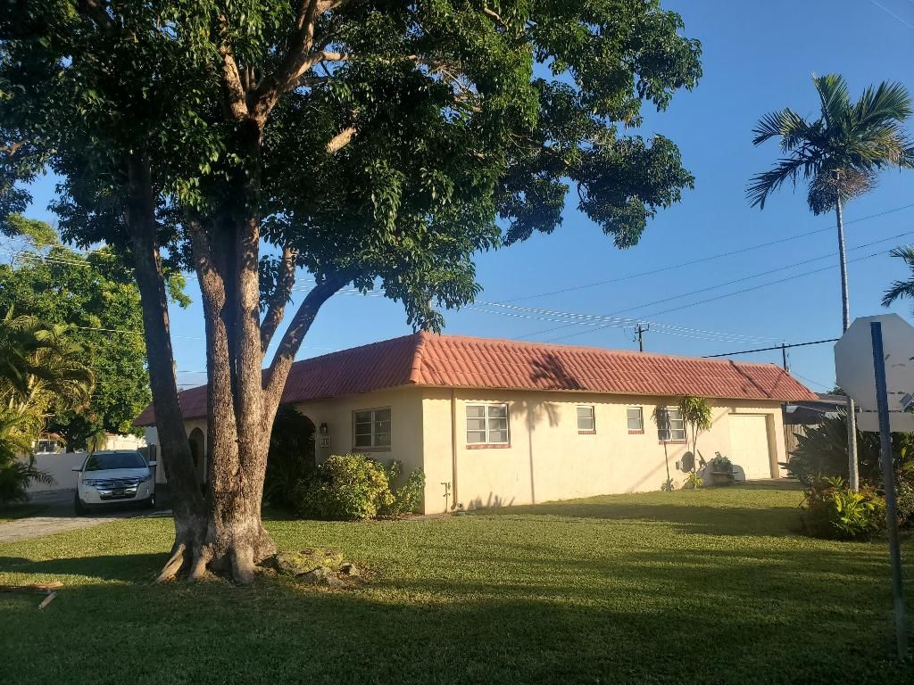 Photo of 500 NE 28th Street, Boca Raton, FL 33431 (MLS # R11152230)