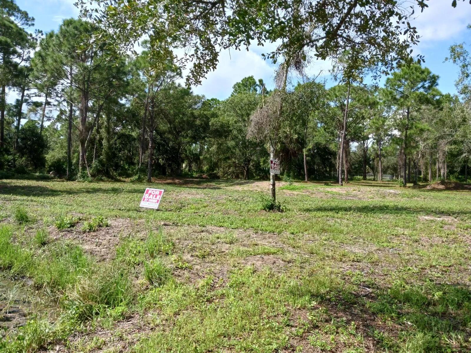 This lot is the perfect setting for your brand new home! Great elevation, 1.25 acre on Montura Ranch. Completely cleared and ready to go!