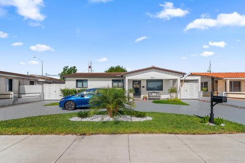 Single Family Residence in Hialeah FL 3424 14th Avenue Ave.jpg