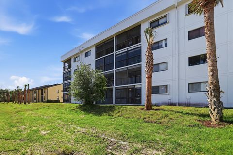 Tiny photo for 4725 E Lucerne Lakes Blvd Boulevard E #114, Lake Worth, FL 33467 (MLS # B26021113)