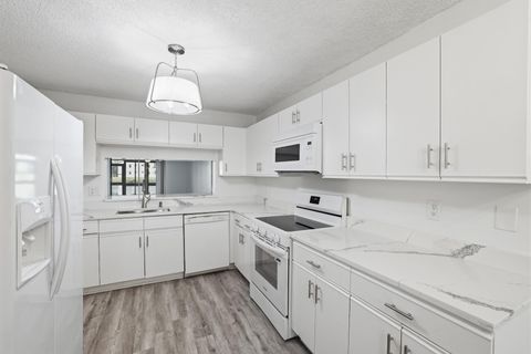 Tiny photo for 4725 E Lucerne Lakes Blvd Boulevard E #114, Lake Worth, FL 33467 (MLS # B26021113)