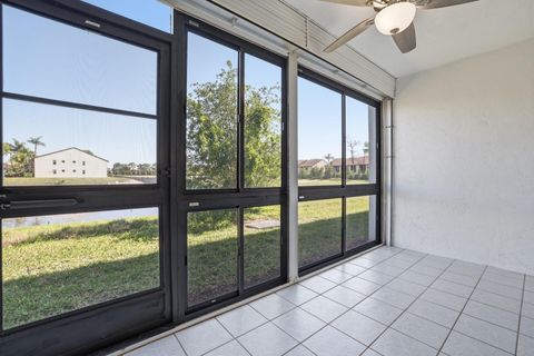 Tiny photo for 4725 E Lucerne Lakes Blvd Boulevard E #114, Lake Worth, FL 33467 (MLS # B26021113)