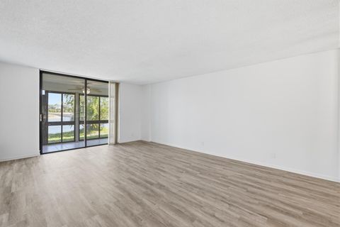 Tiny photo for 4725 E Lucerne Lakes Blvd Boulevard E #114, Lake Worth, FL 33467 (MLS # B26021113)