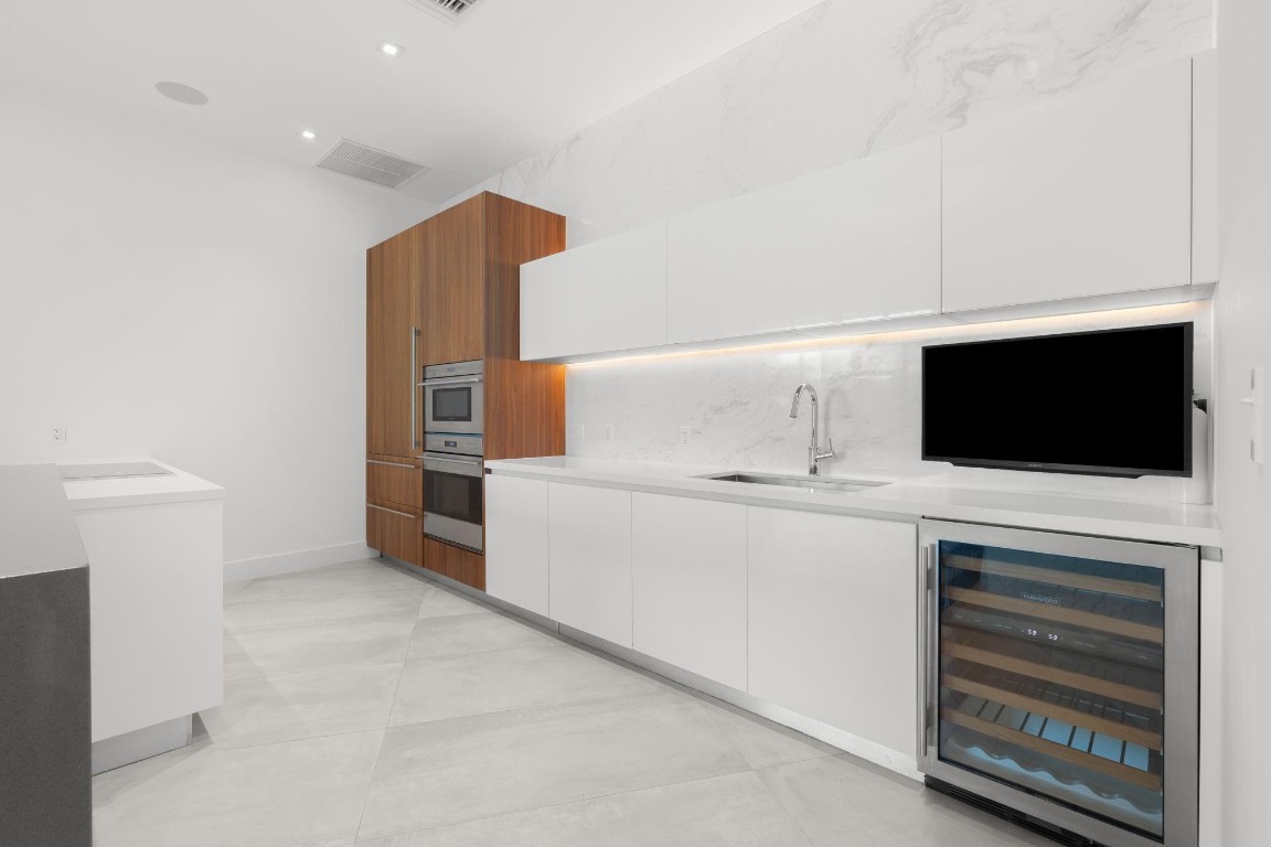 701 N Fort Lauderdale Beach Boulevard 214