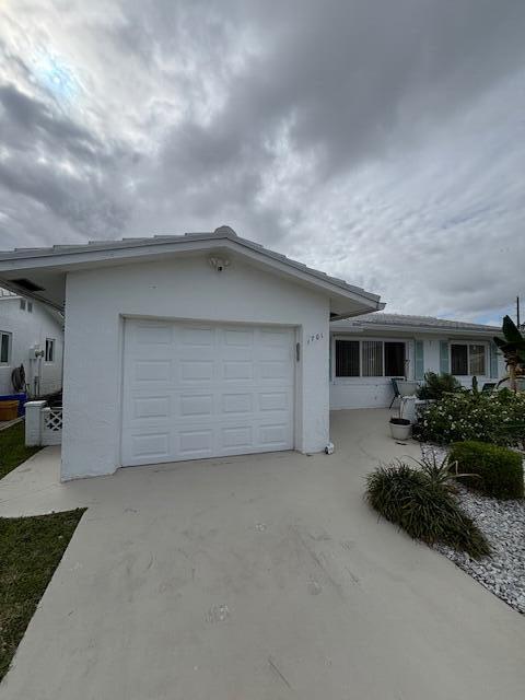 PALM BEACH LEISUREVILLE SEC 10 - Residential Lease