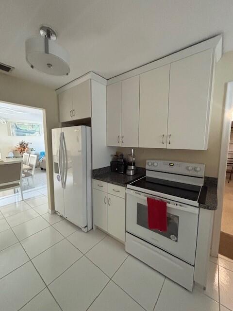 PALM BEACH LEISUREVILLE SEC 10 - Residential Lease