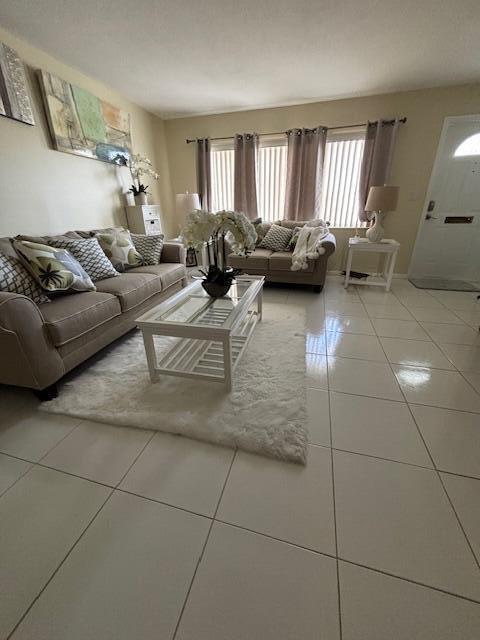 PALM BEACH LEISUREVILLE SEC 10 - Residential Lease