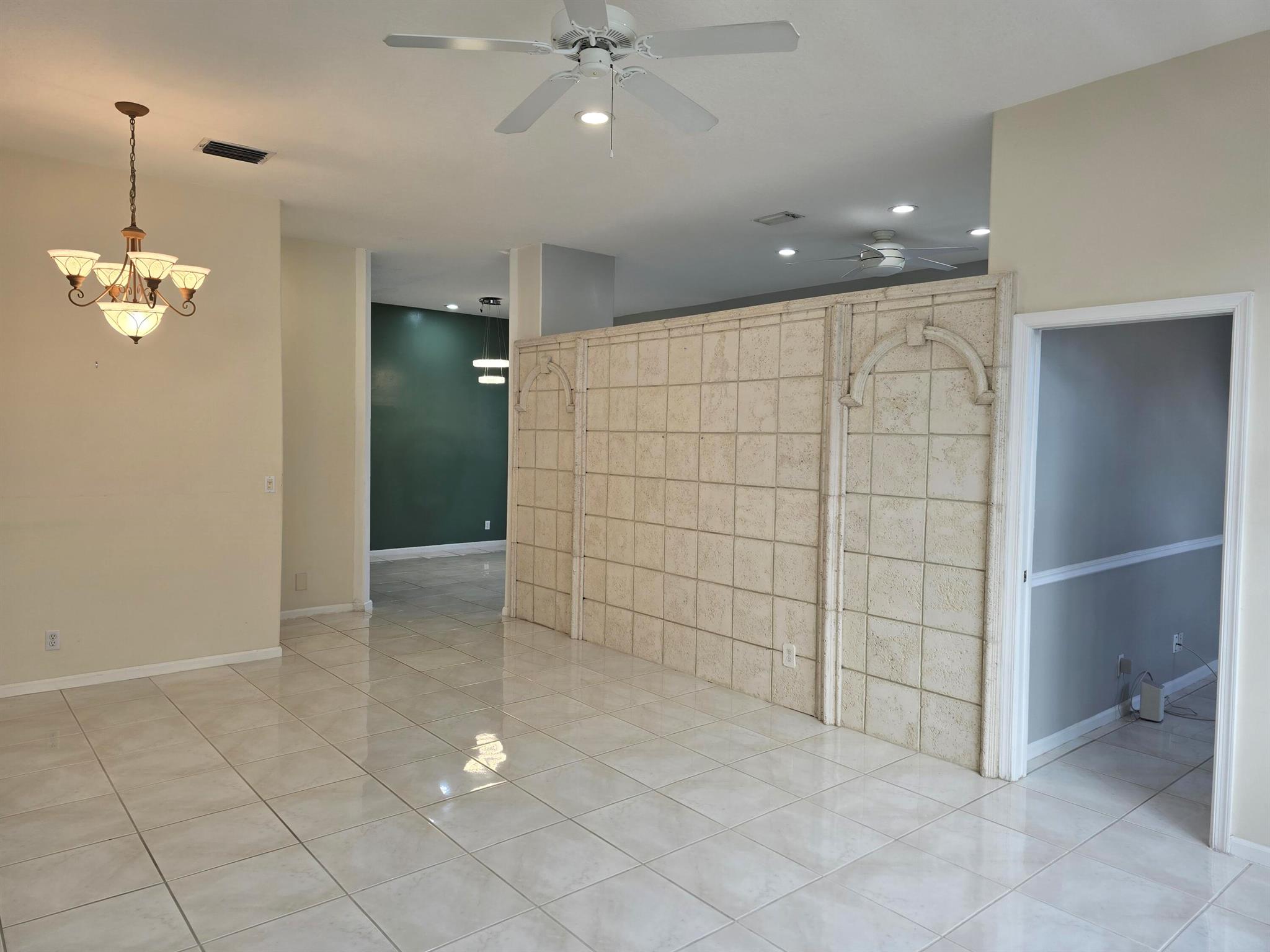 FAIRFIELDS LACUNA 1-A - Residential Lease