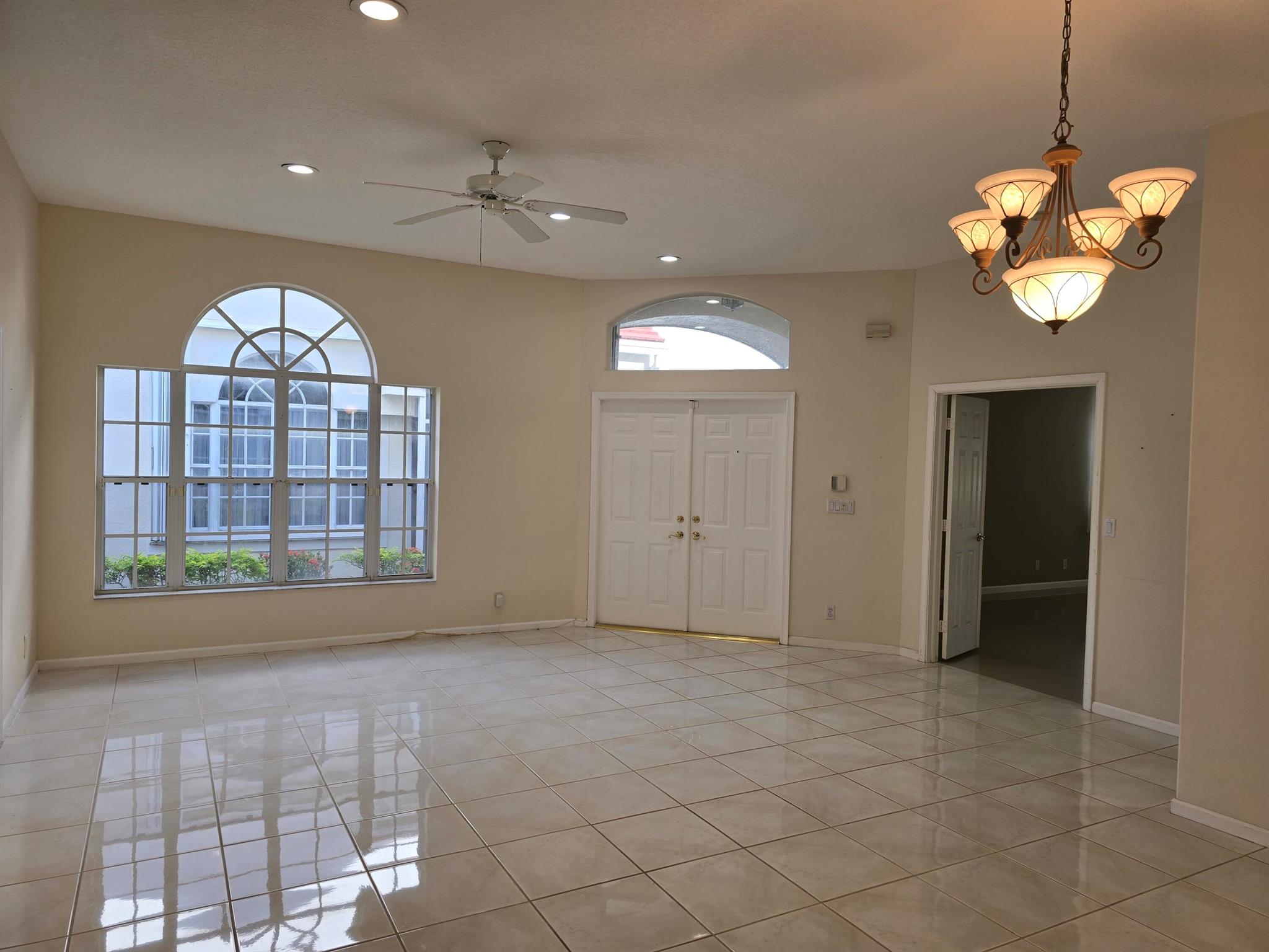 FAIRFIELDS LACUNA 1-A - Residential Lease