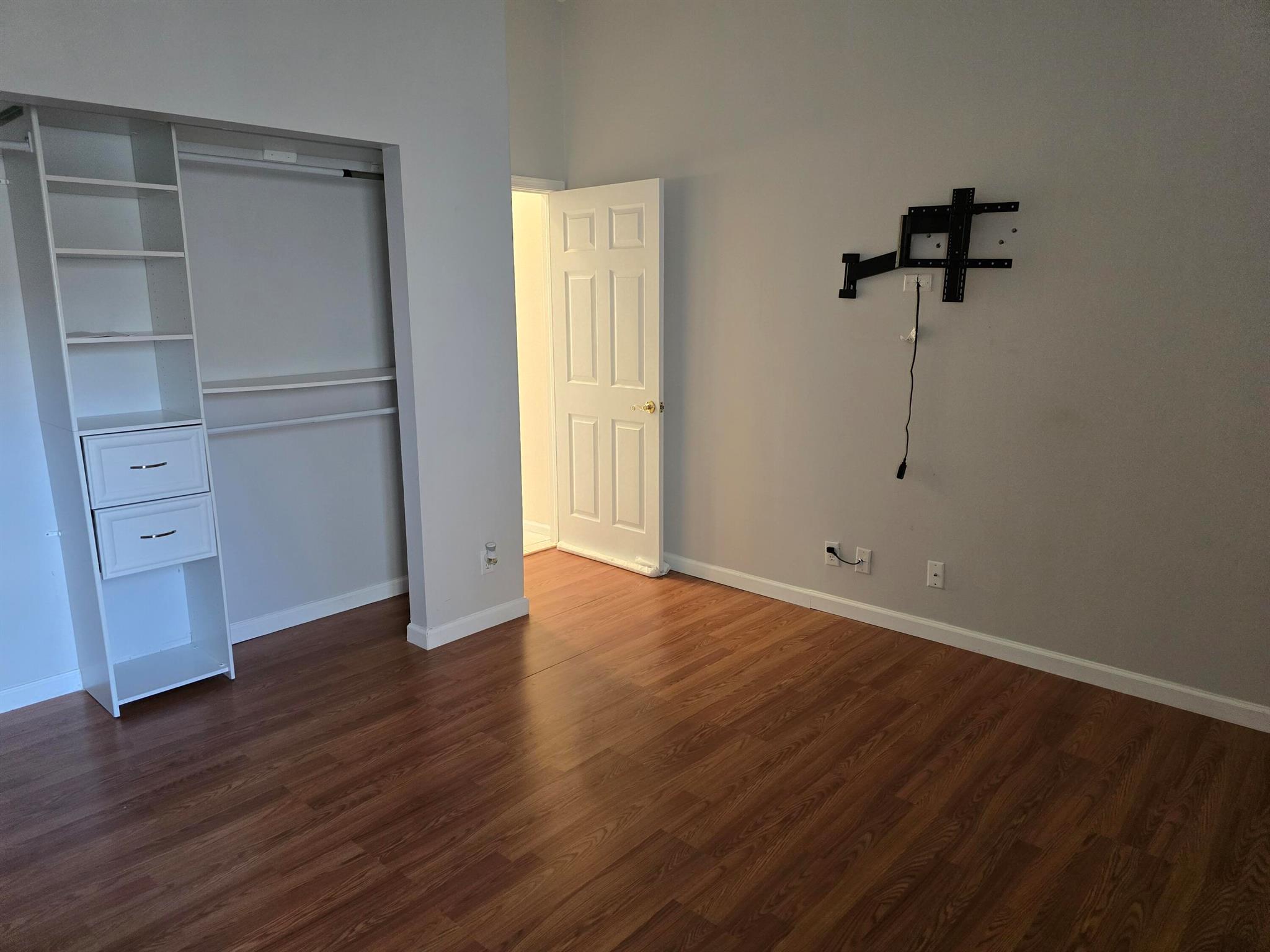 FAIRFIELDS LACUNA 1-A - Residential Lease