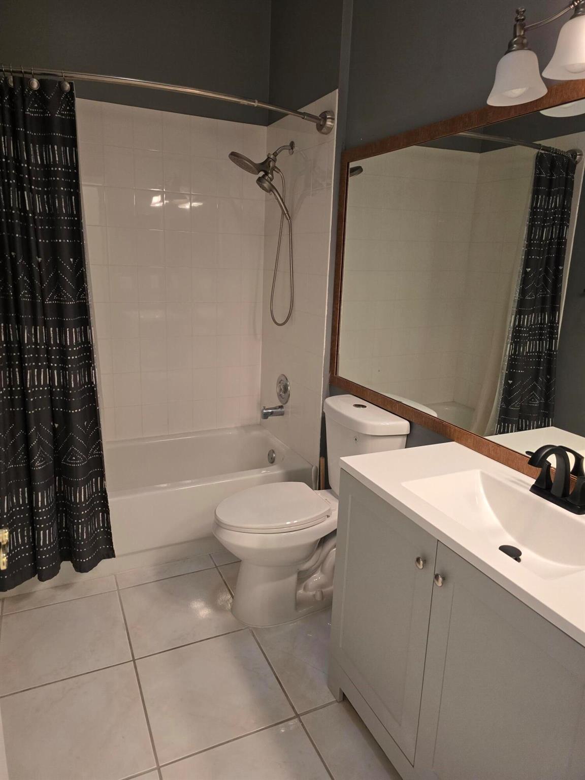 FAIRFIELDS LACUNA 1-A - Residential Lease