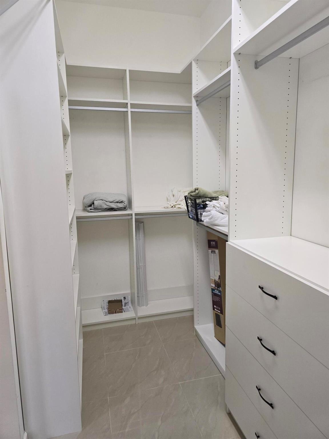 FAIRFIELDS LACUNA 1-A - Residential Lease