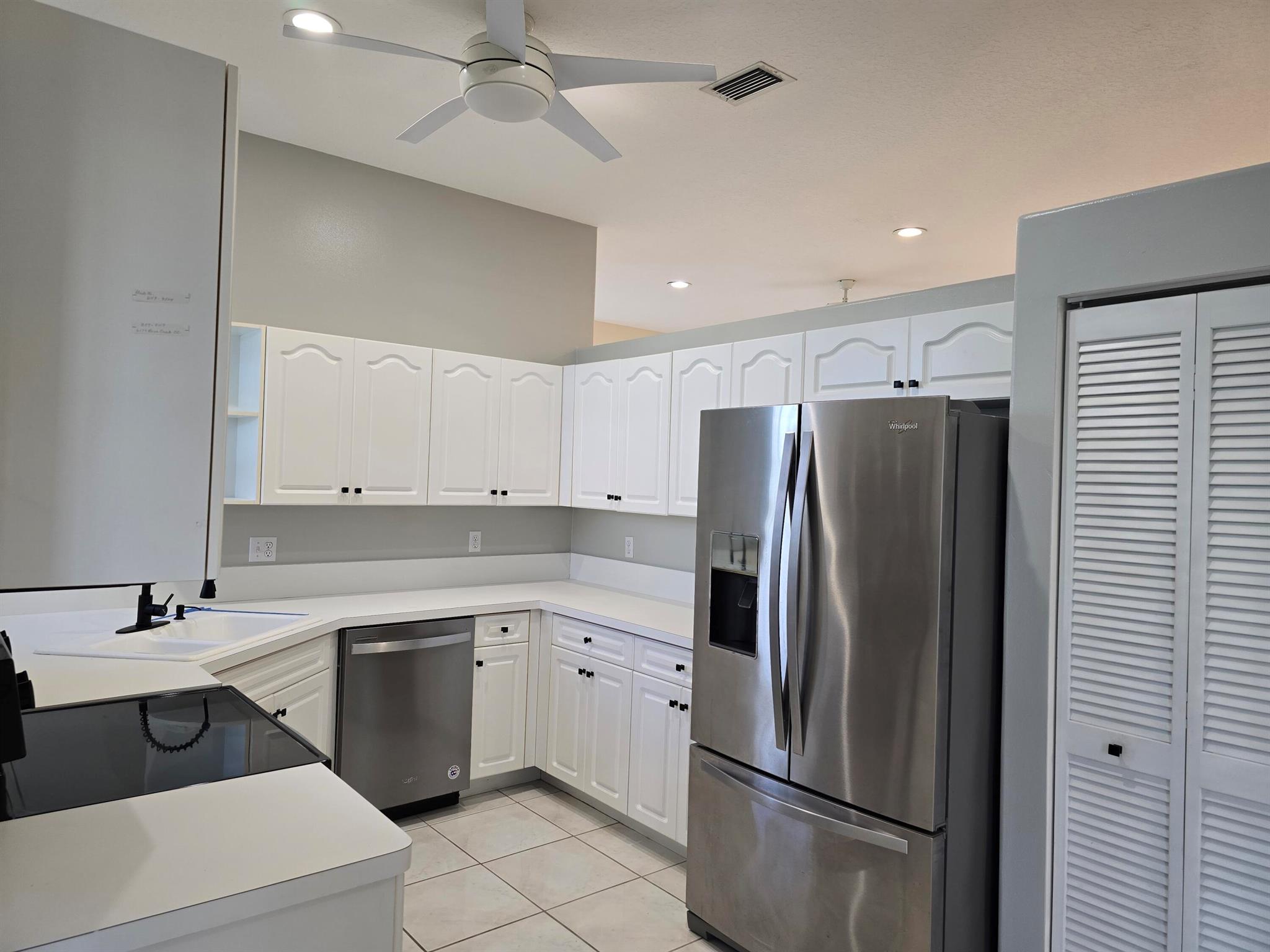 FAIRFIELDS LACUNA 1-A - Residential Lease