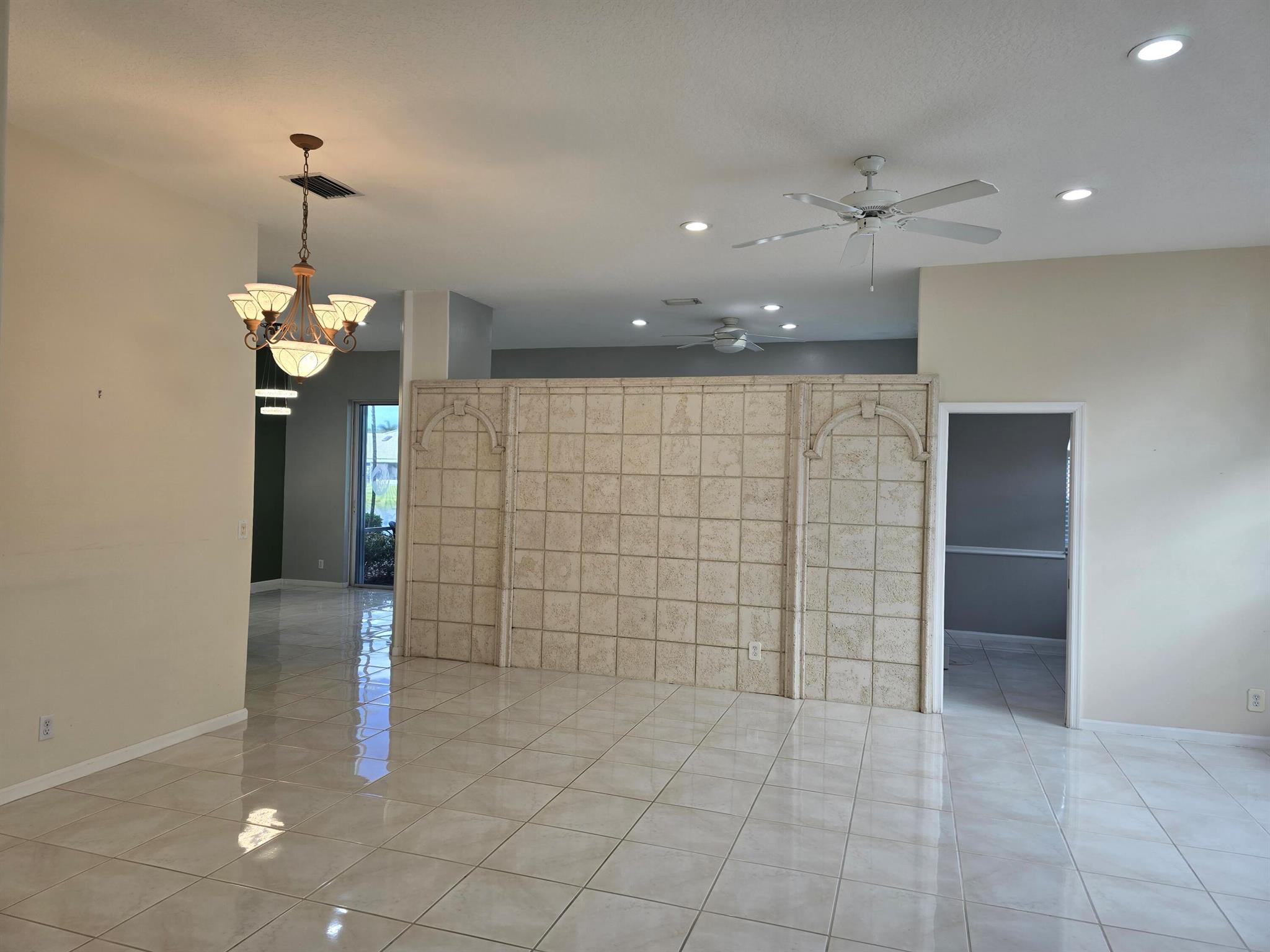 FAIRFIELDS LACUNA 1-A - Residential Lease