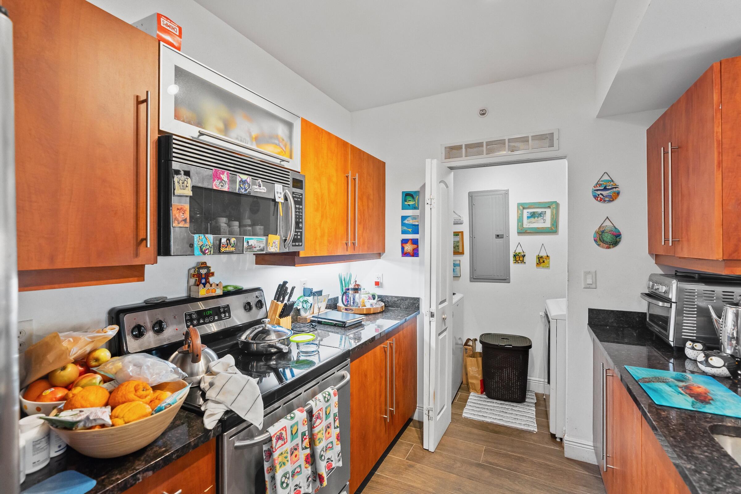 TOSCANO CONDO - Residential