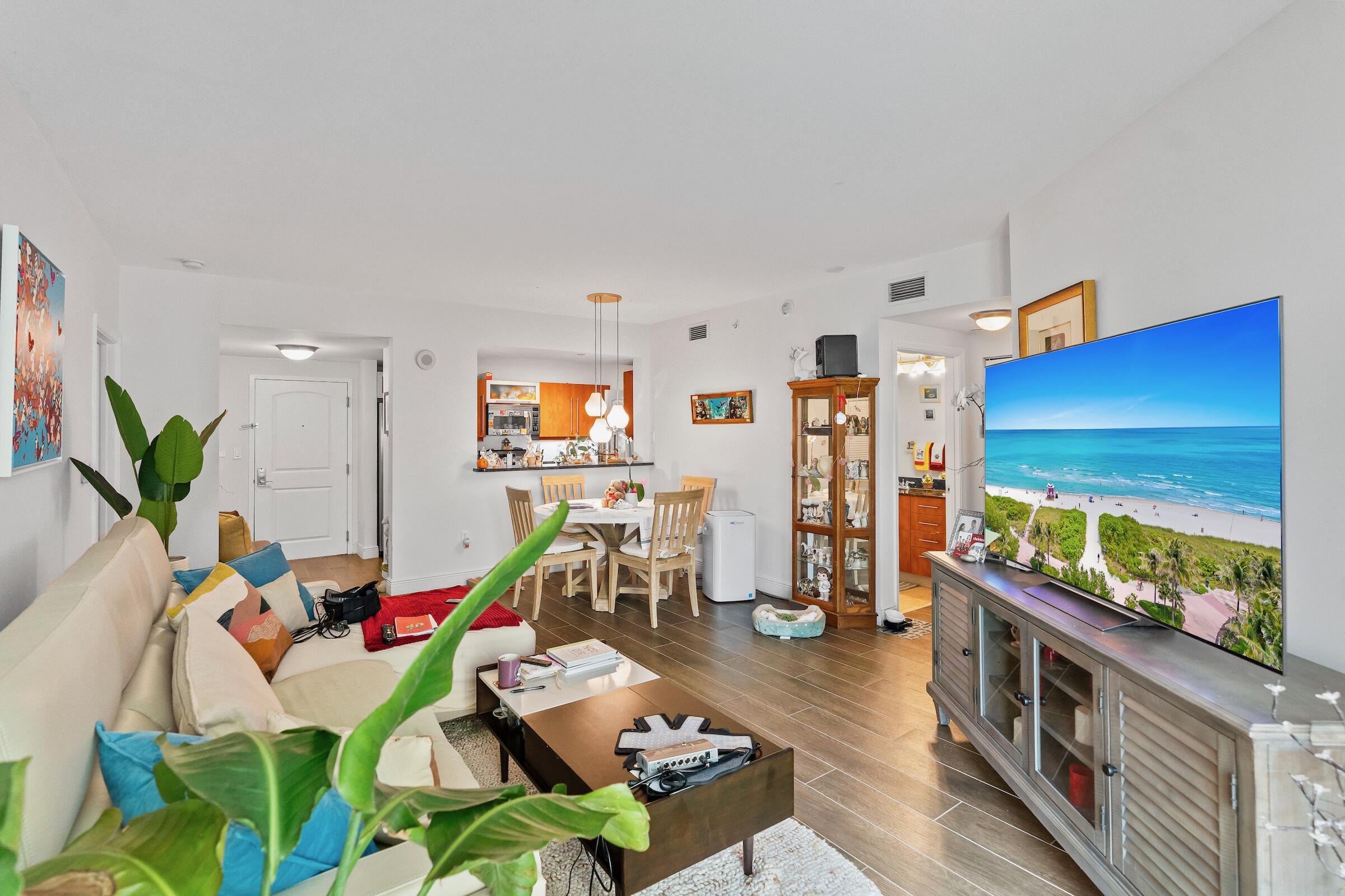 TOSCANO CONDO - Residential