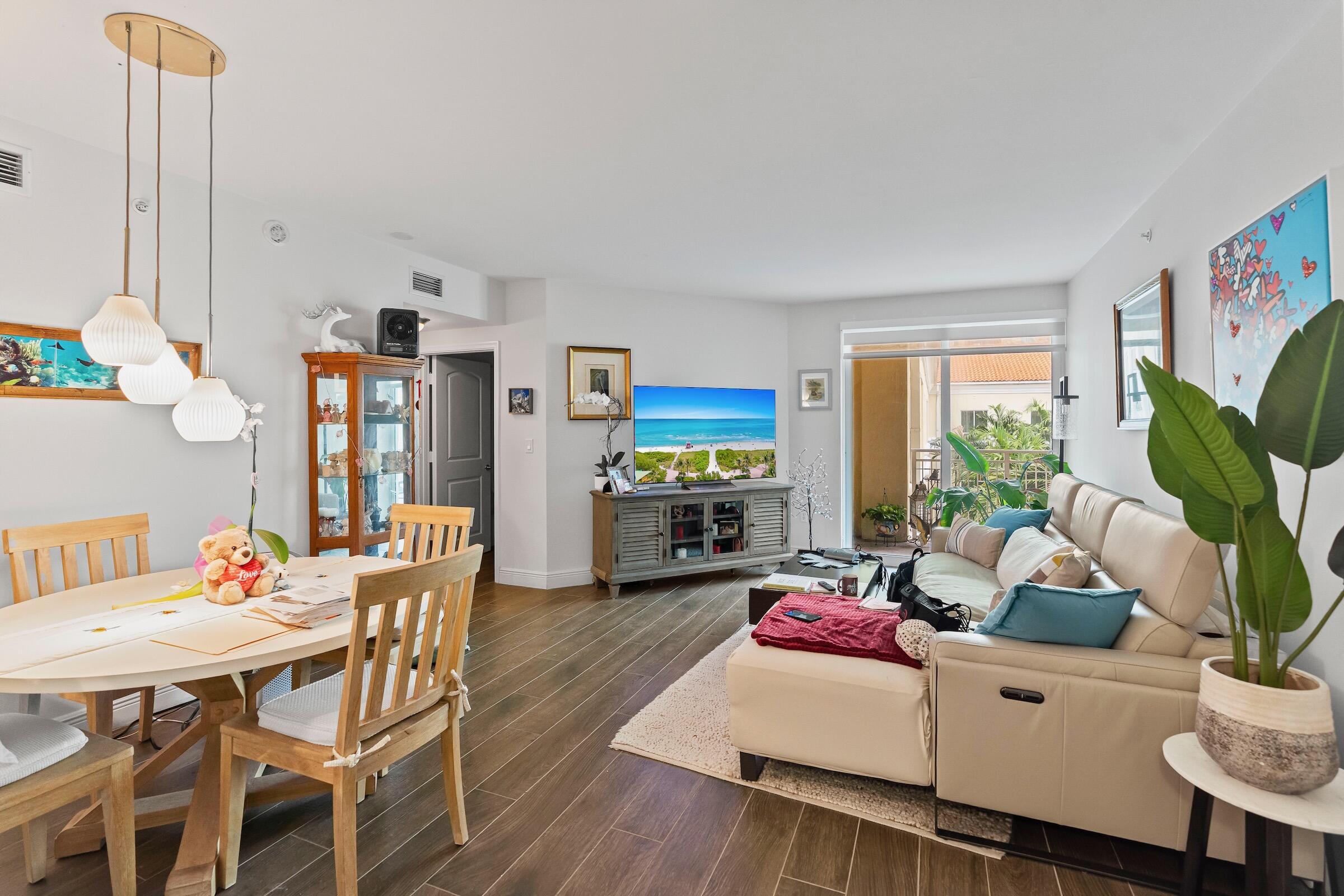 TOSCANO CONDO - Residential