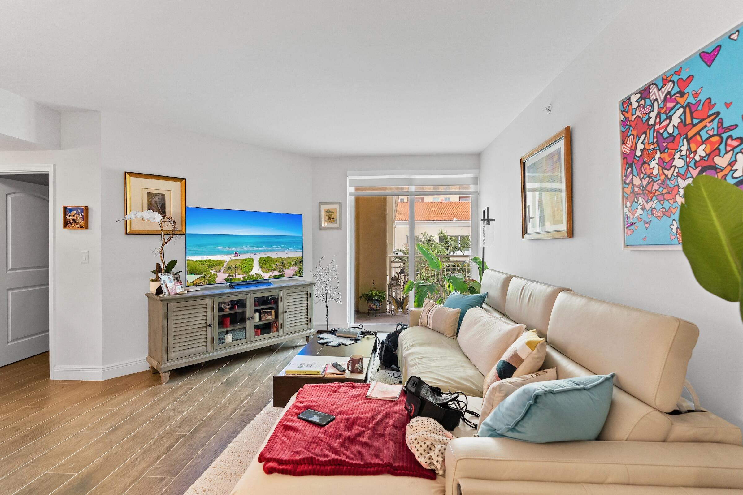 TOSCANO CONDO - Residential