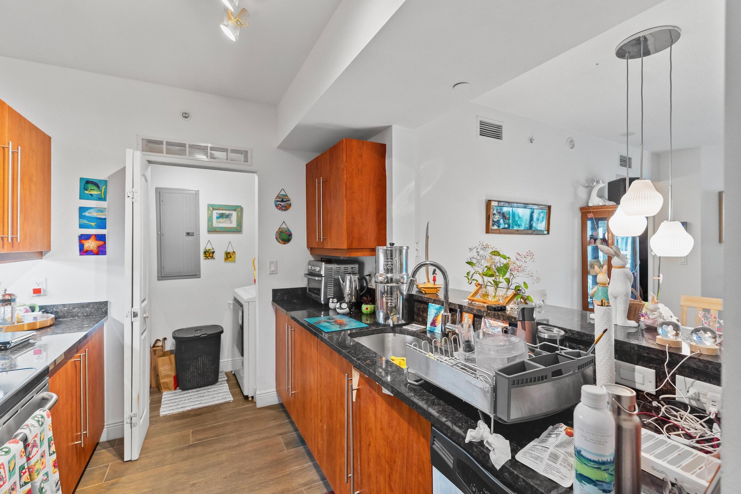 TOSCANO CONDO - Residential