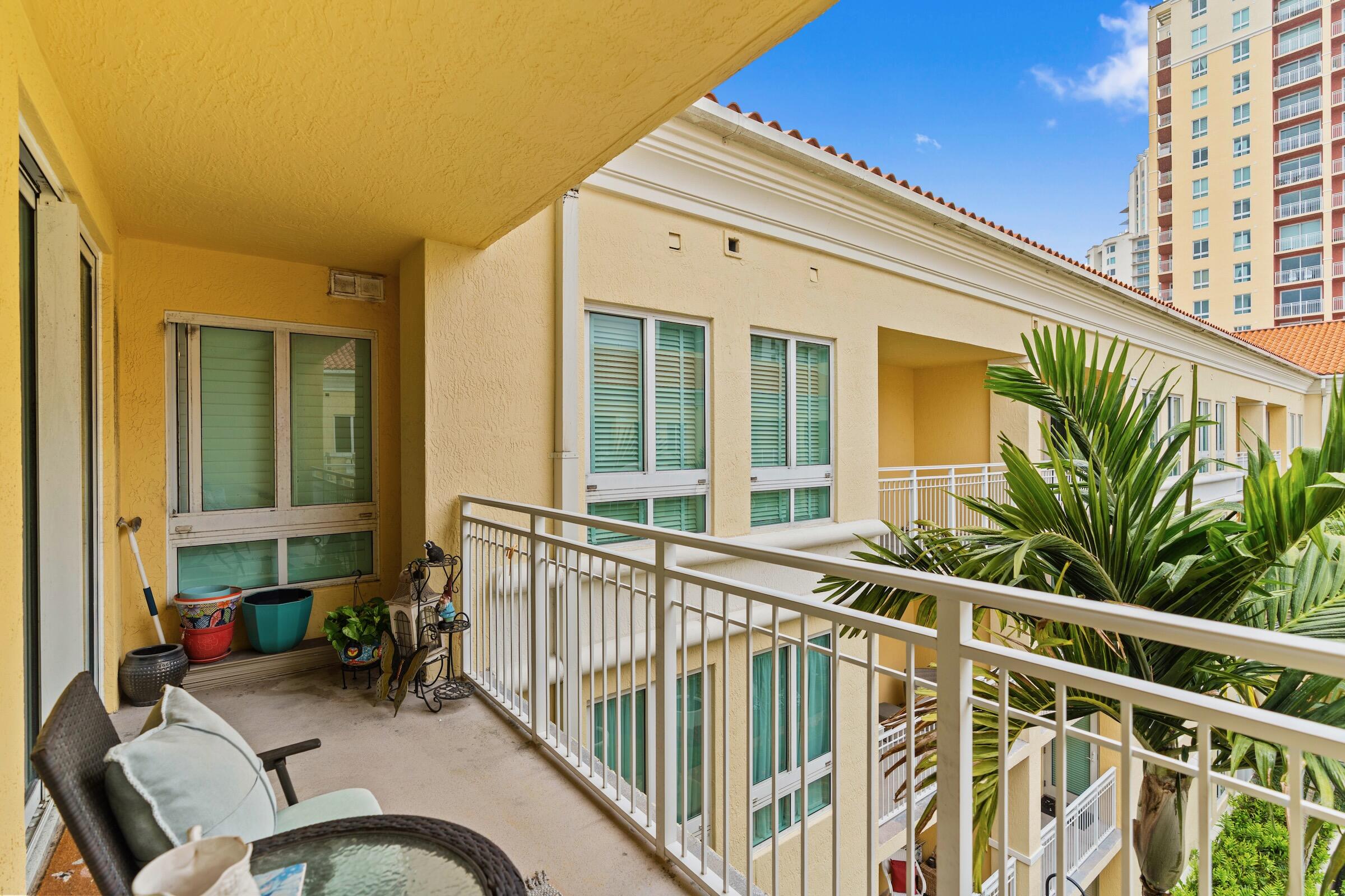 TOSCANO CONDO - Residential