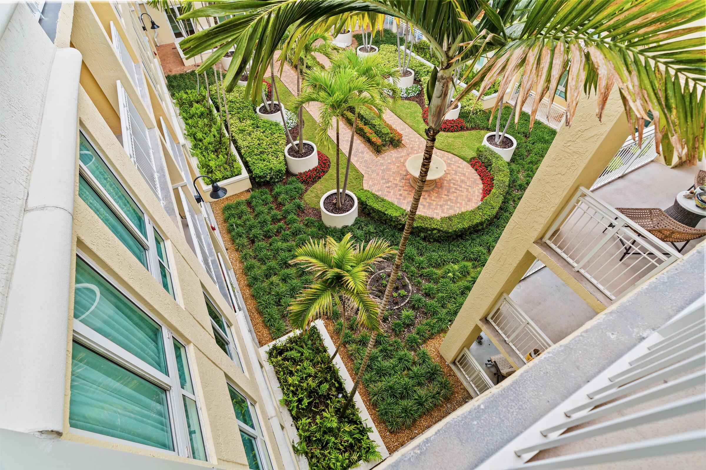 TOSCANO CONDO - Residential