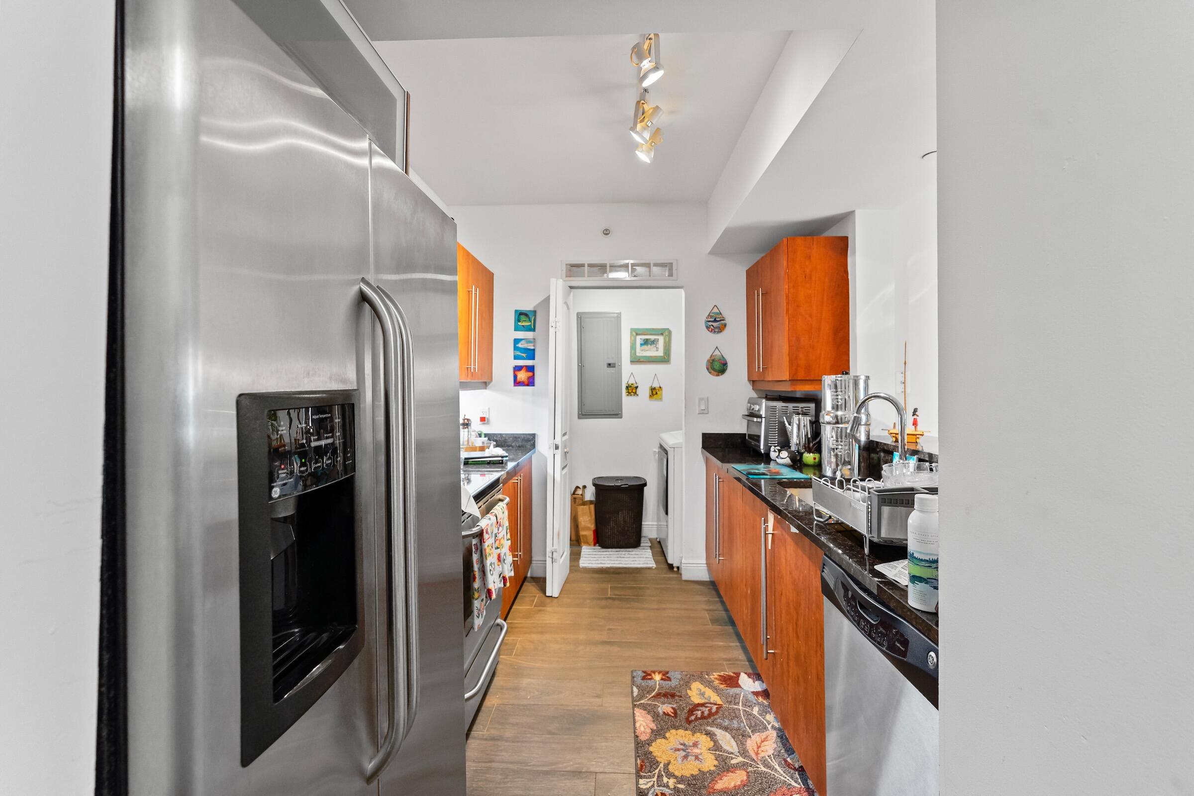 TOSCANO CONDO - Residential