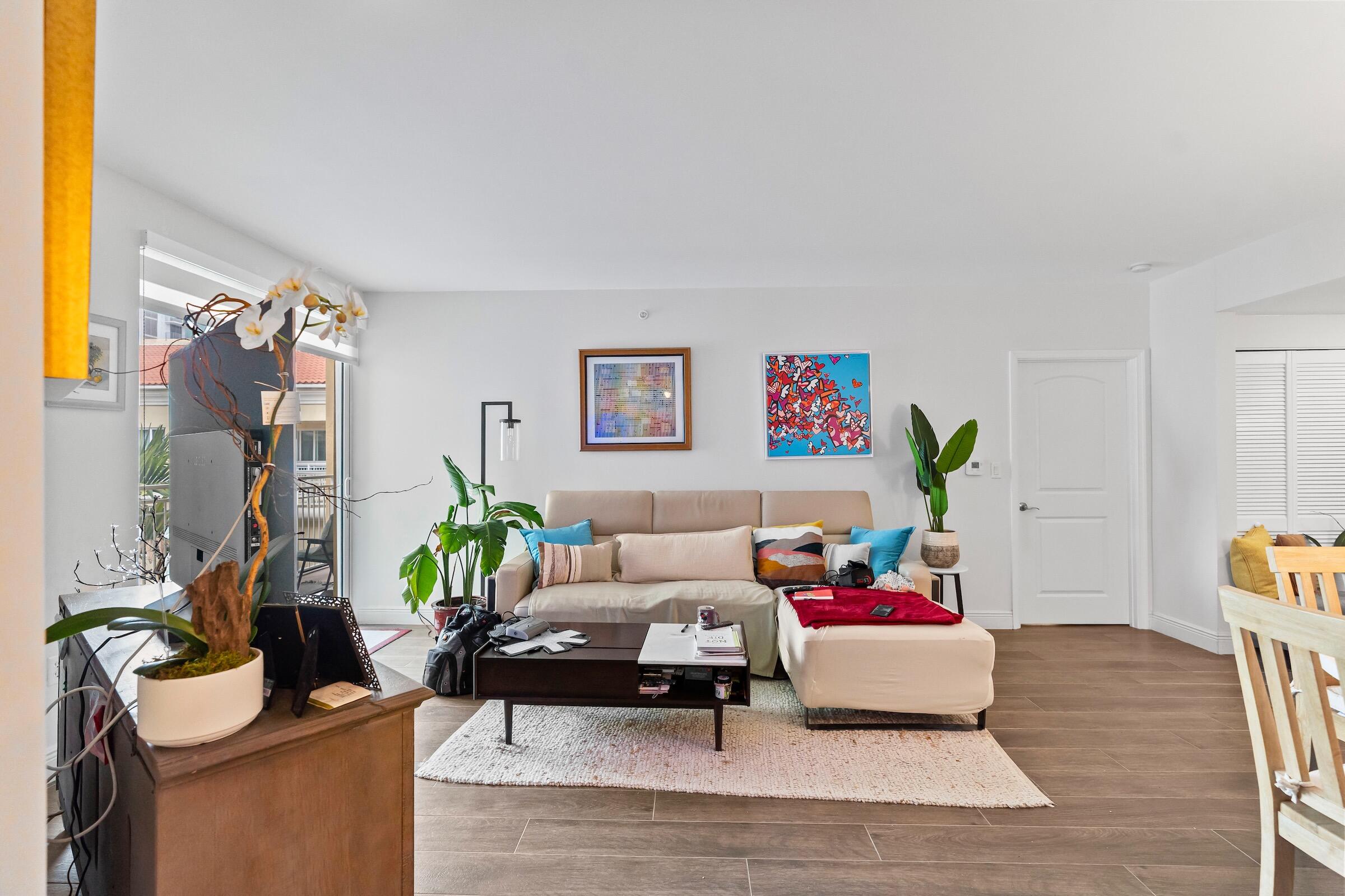 TOSCANO CONDO - Residential