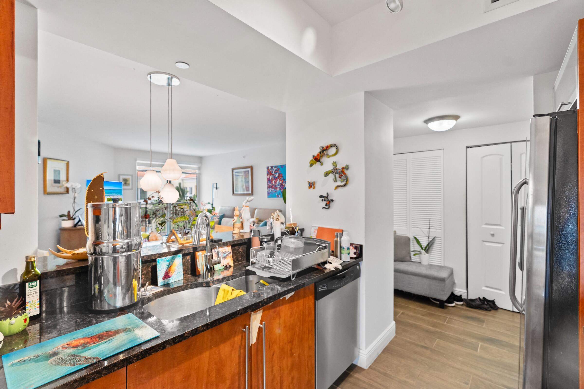 TOSCANO CONDO - Residential