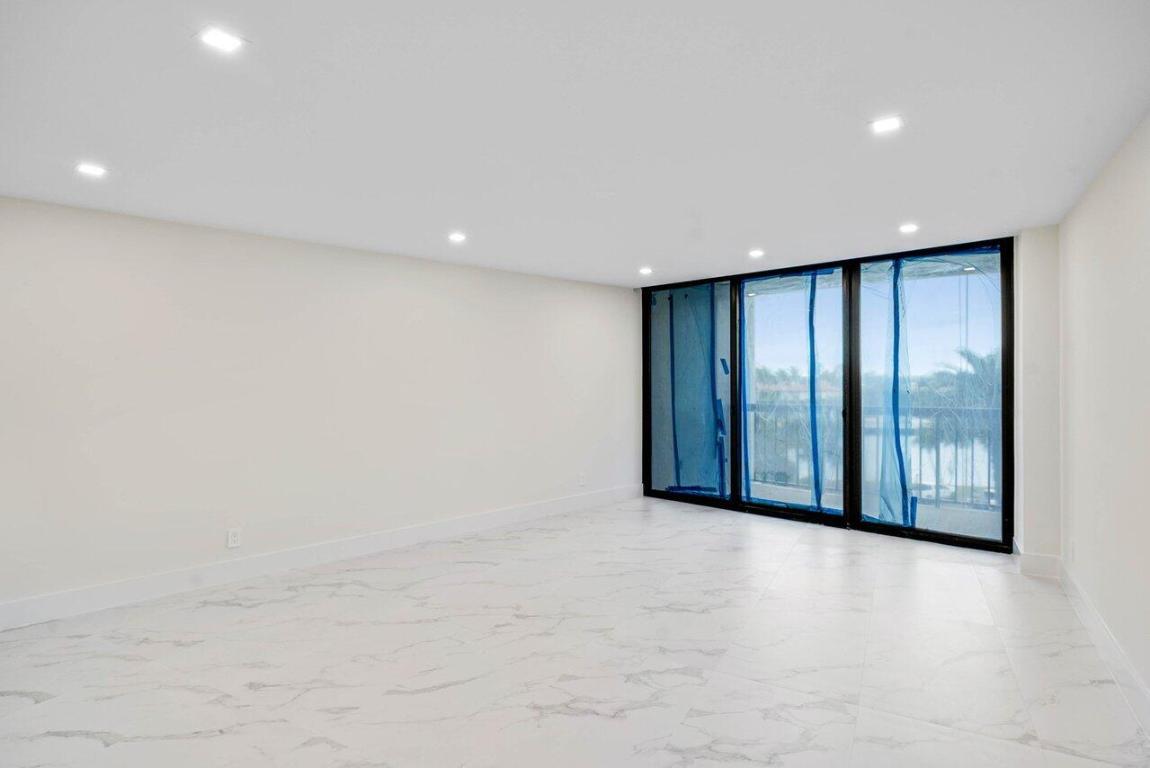 BRAEMAR ISLE CONDO - Residential