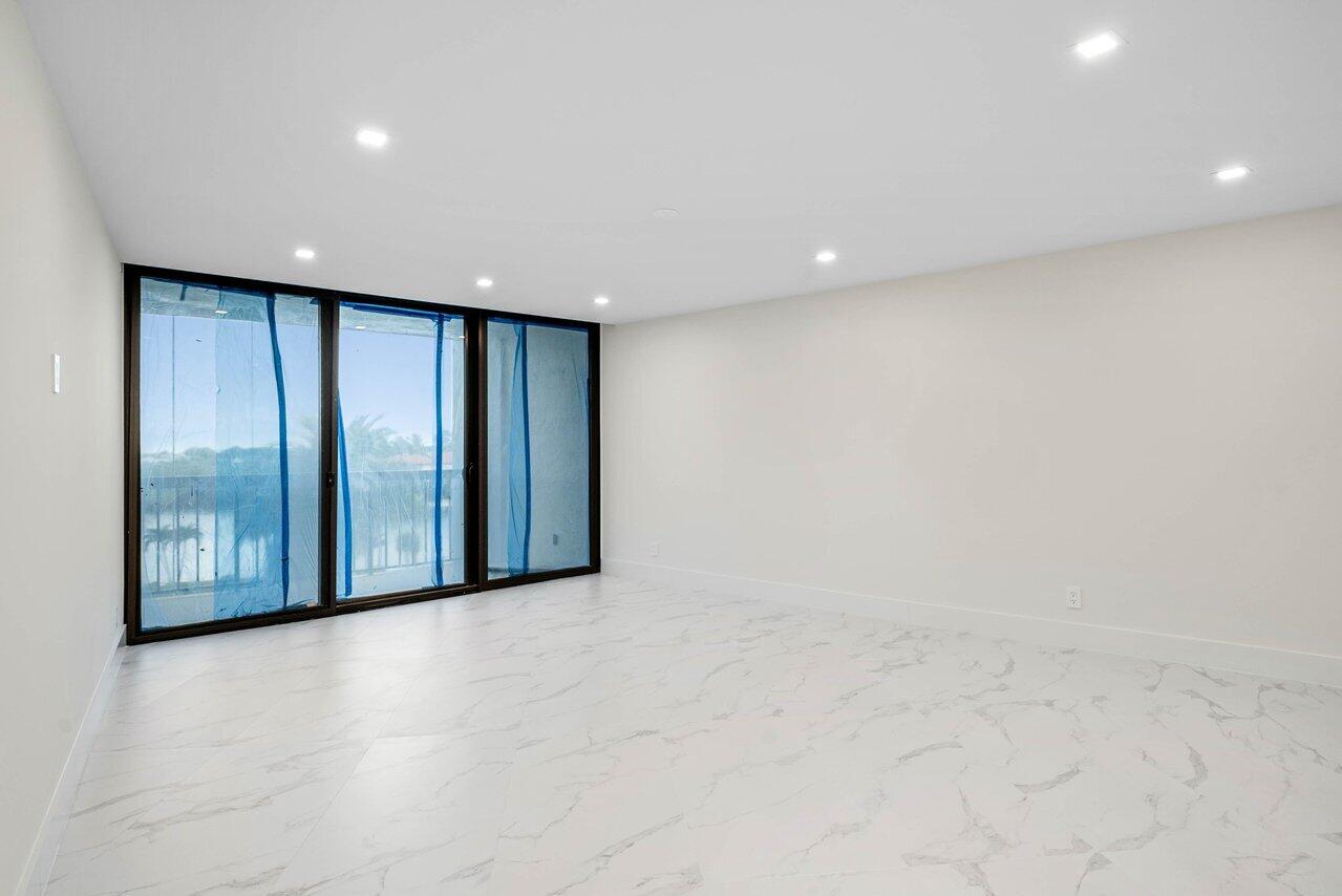 BRAEMAR ISLE CONDO - Residential