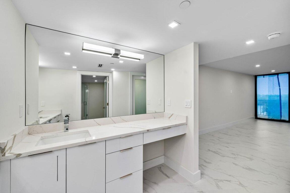 BRAEMAR ISLE CONDO - Residential