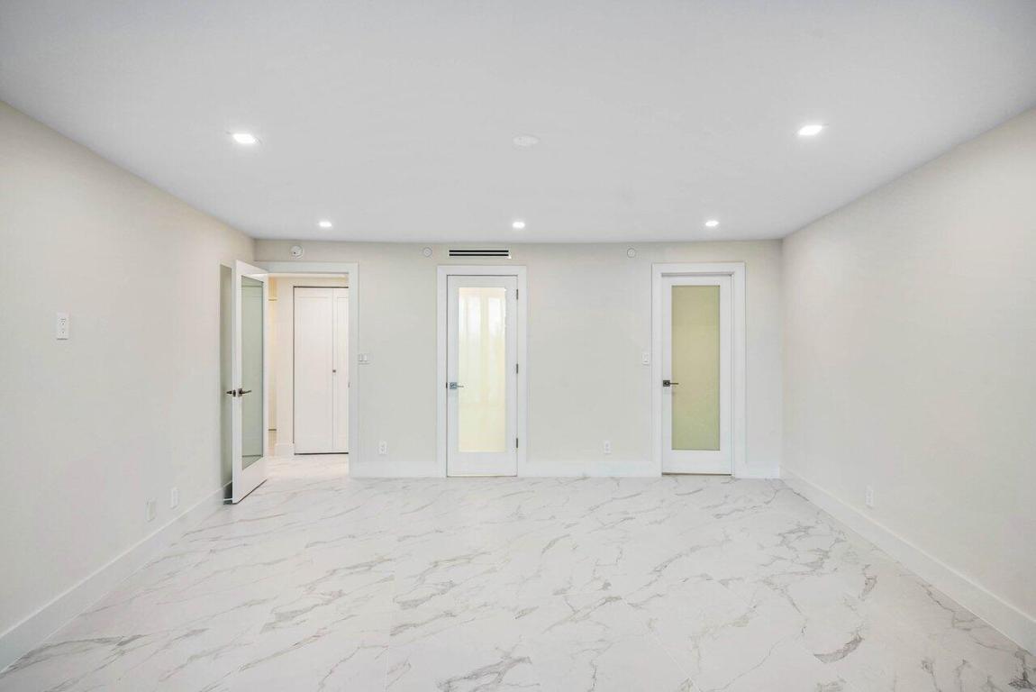 BRAEMAR ISLE CONDO - Residential