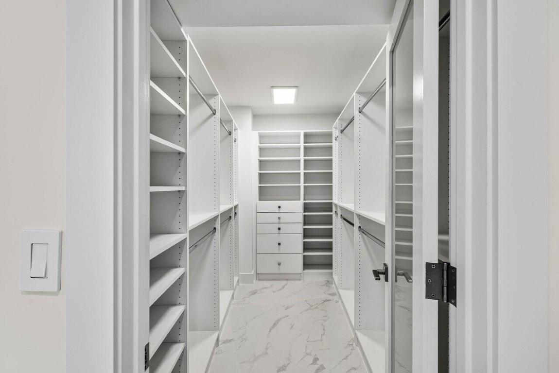 BRAEMAR ISLE CONDO - Residential