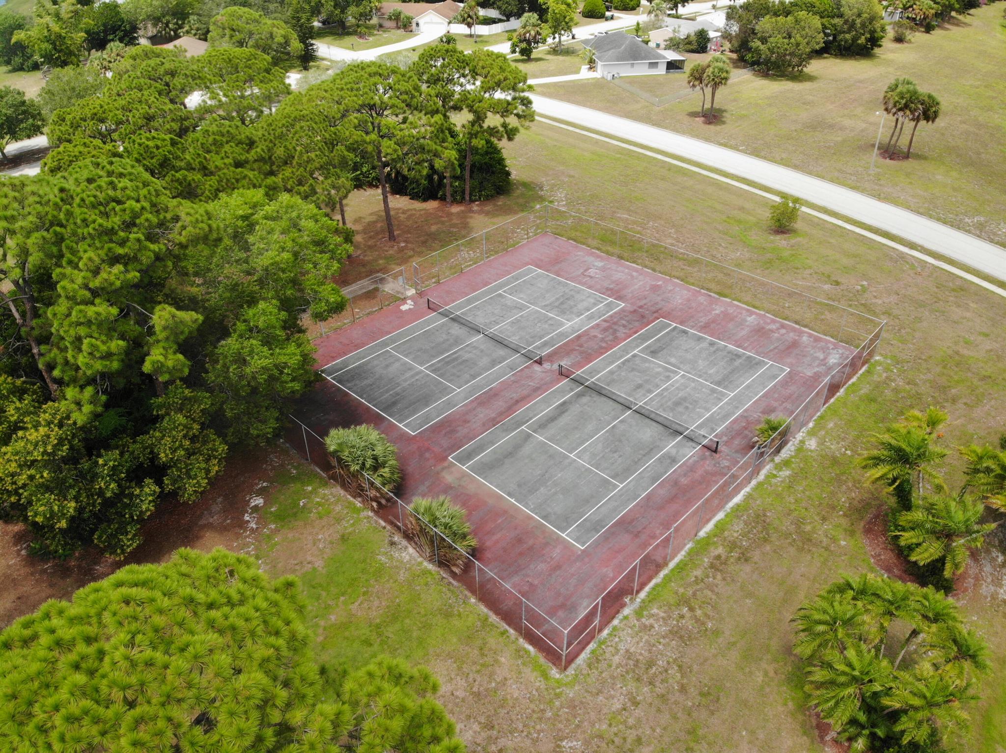 PARKS EDGE - Residential