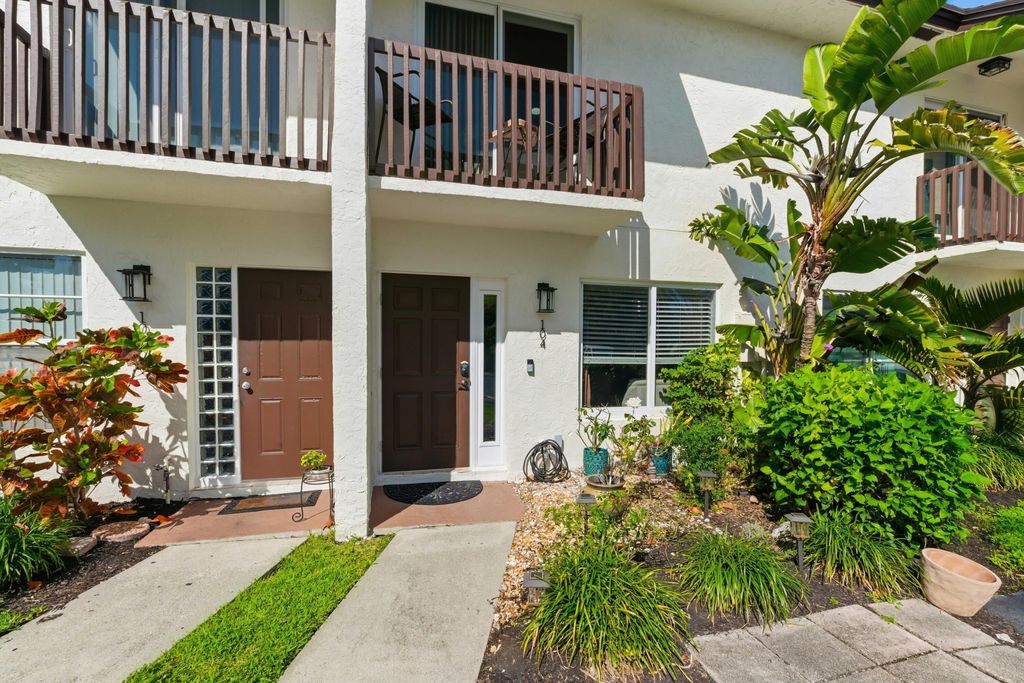 Photo of 1917 NE 3rd Street, Deerfield Beach, FL 33441 (MLS # F10555848)