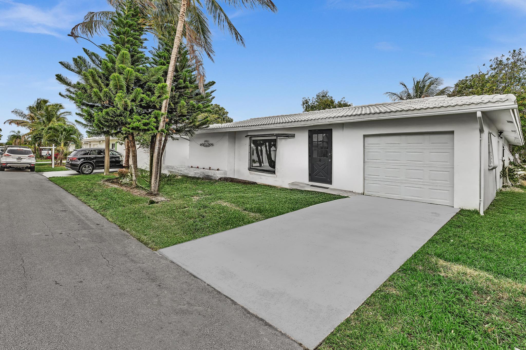 6812 NW 74th Place