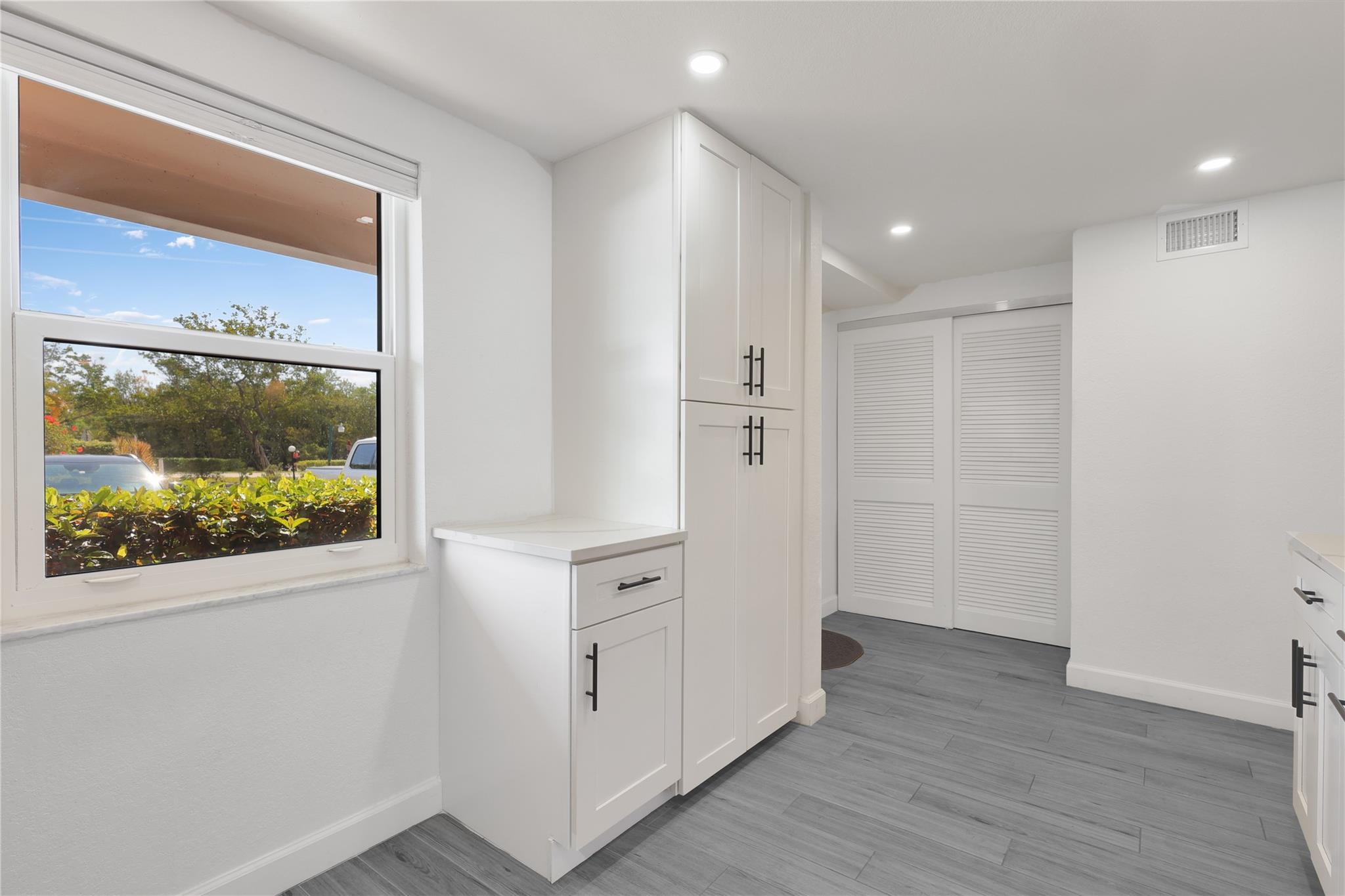 200 SE 5th Ave 101
