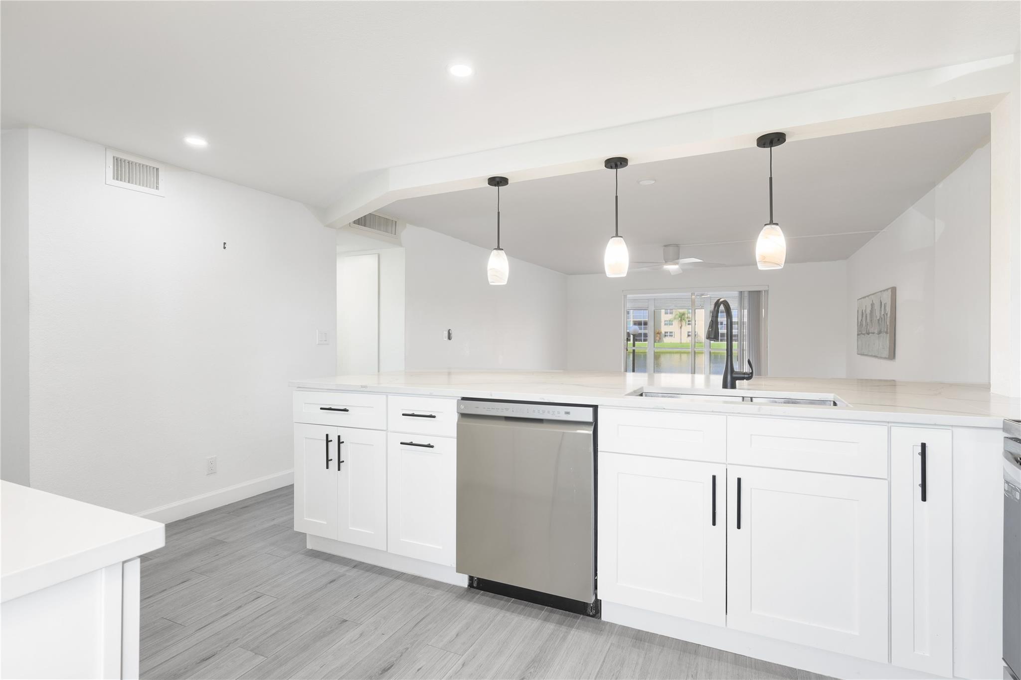 200 SE 5th Ave 101