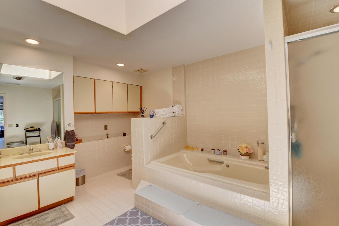 BOCA MARINA - Residential Lease