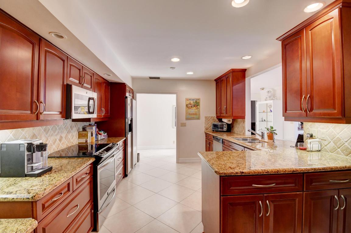 BOCA MARINA - Residential Lease