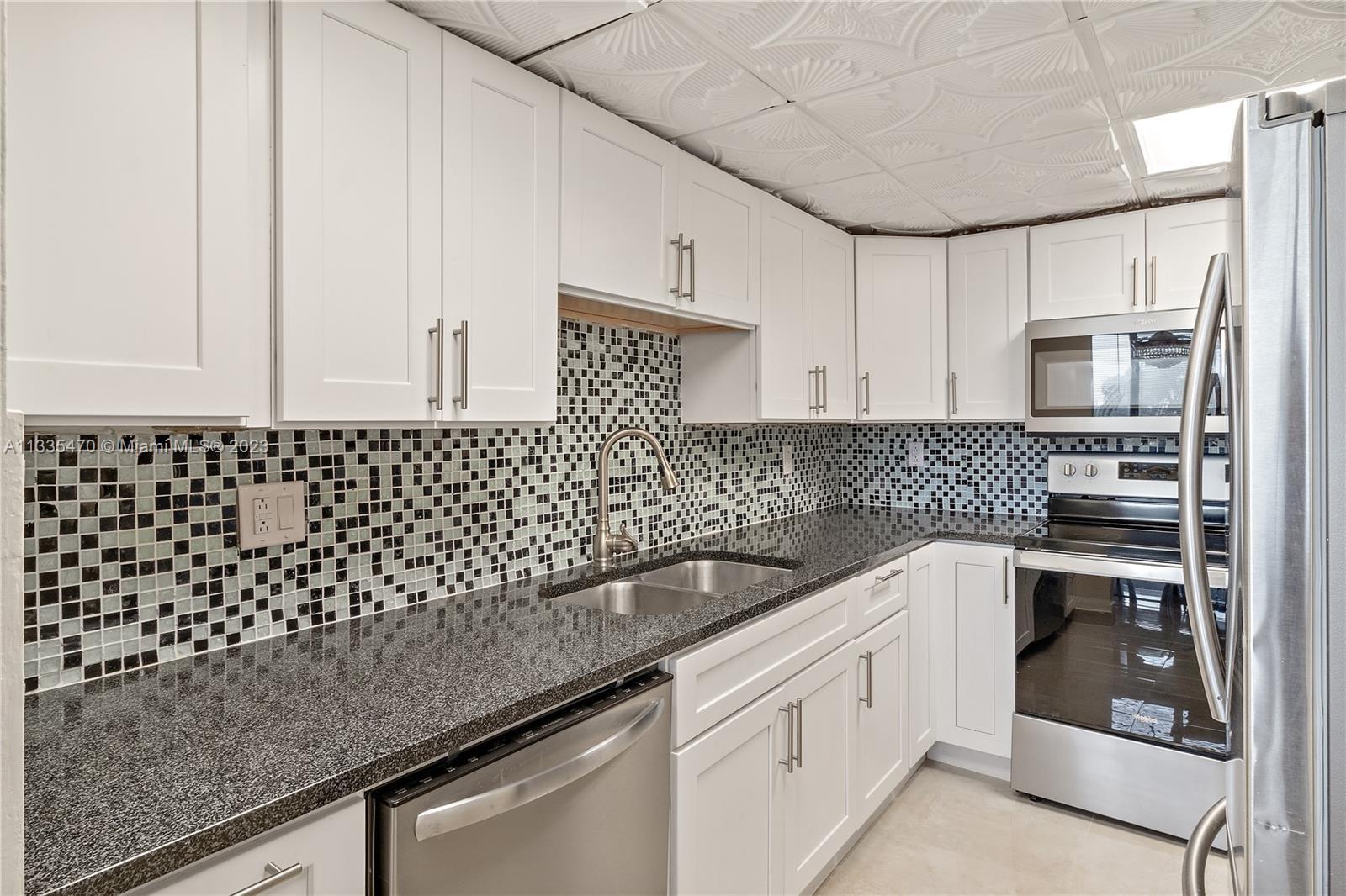 1401 S Federal Highway 204