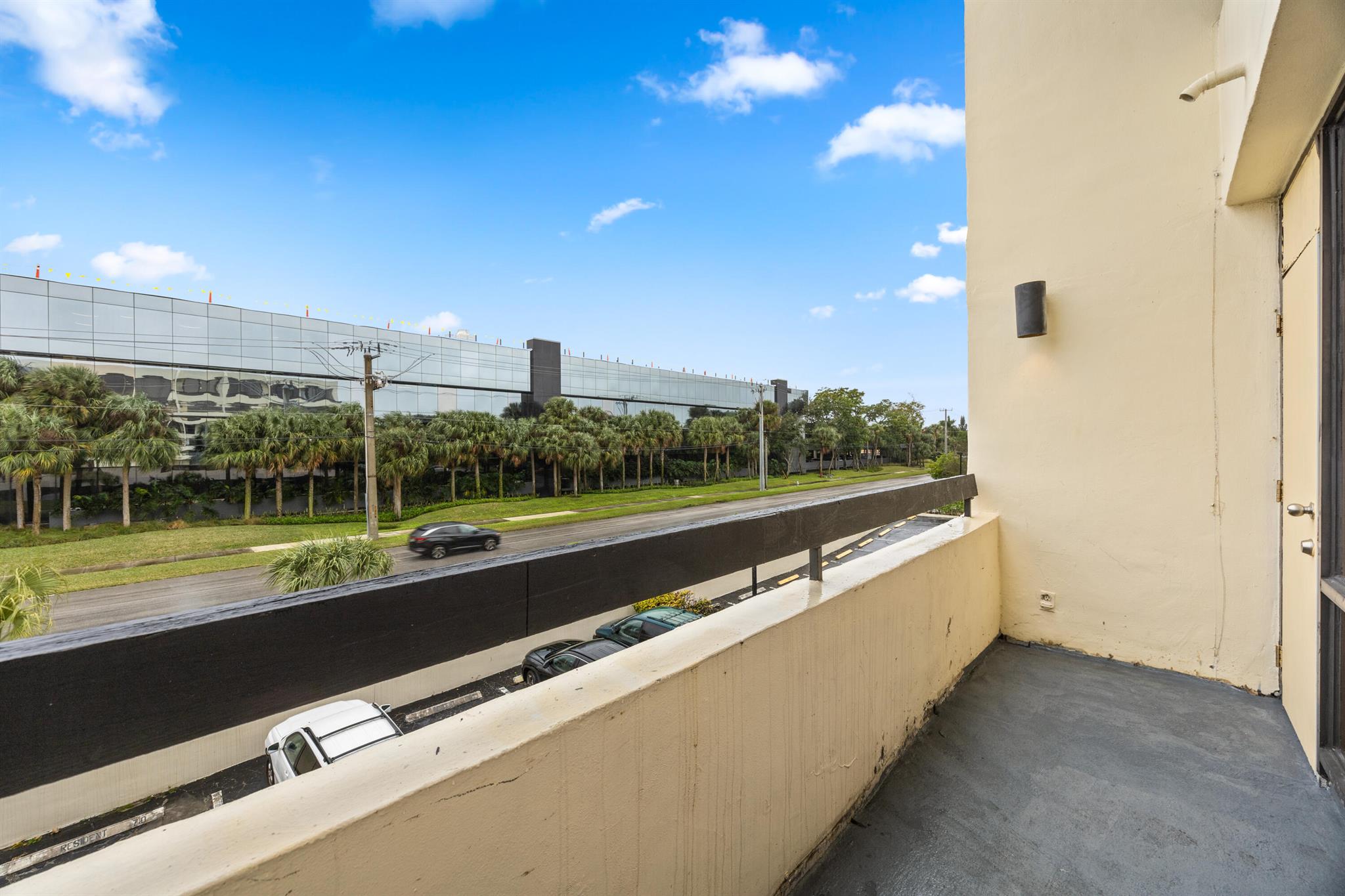 POINTE SOUTH CONDOMINIUM - Residential
