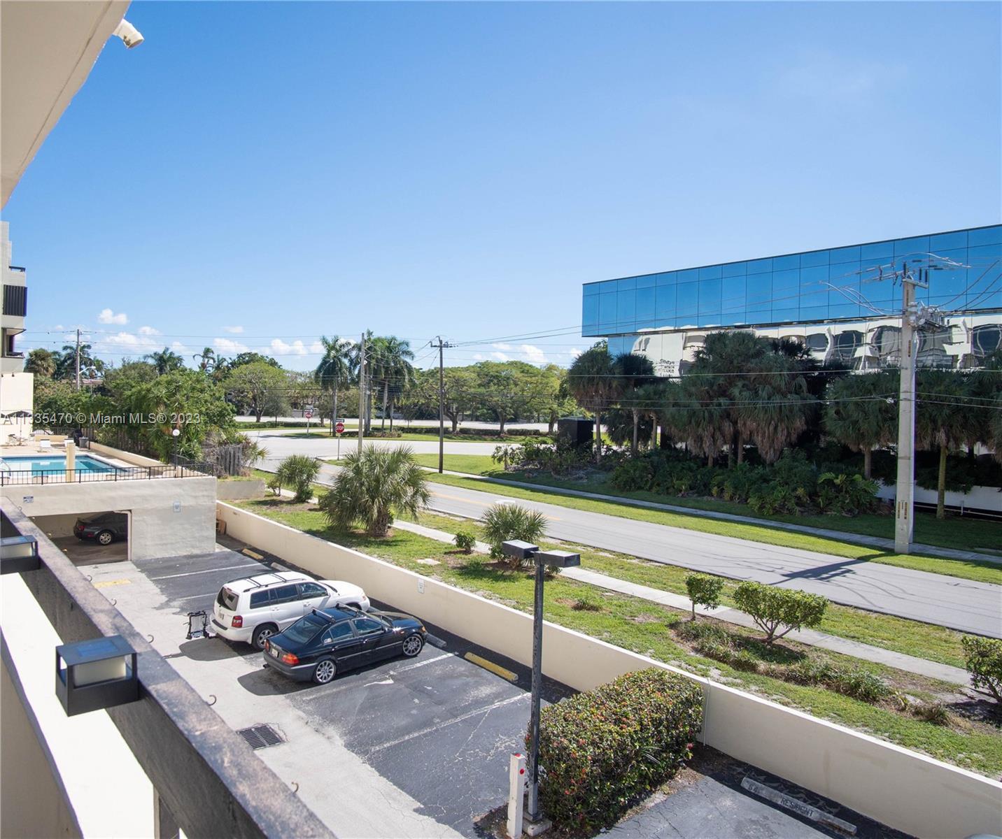 POINTE SOUTH CONDOMINIUM - Residential
