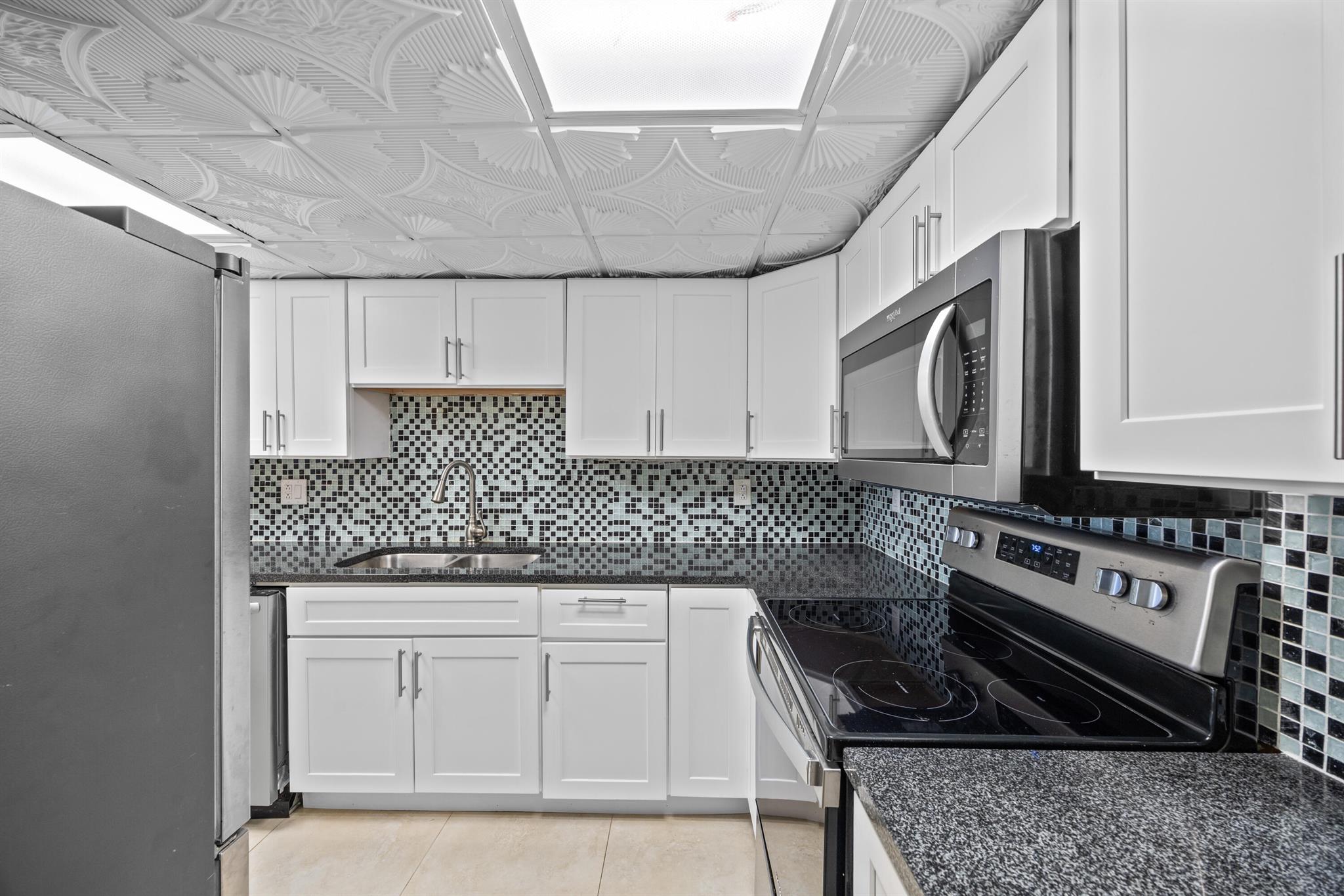 1401 S Federal Highway 204