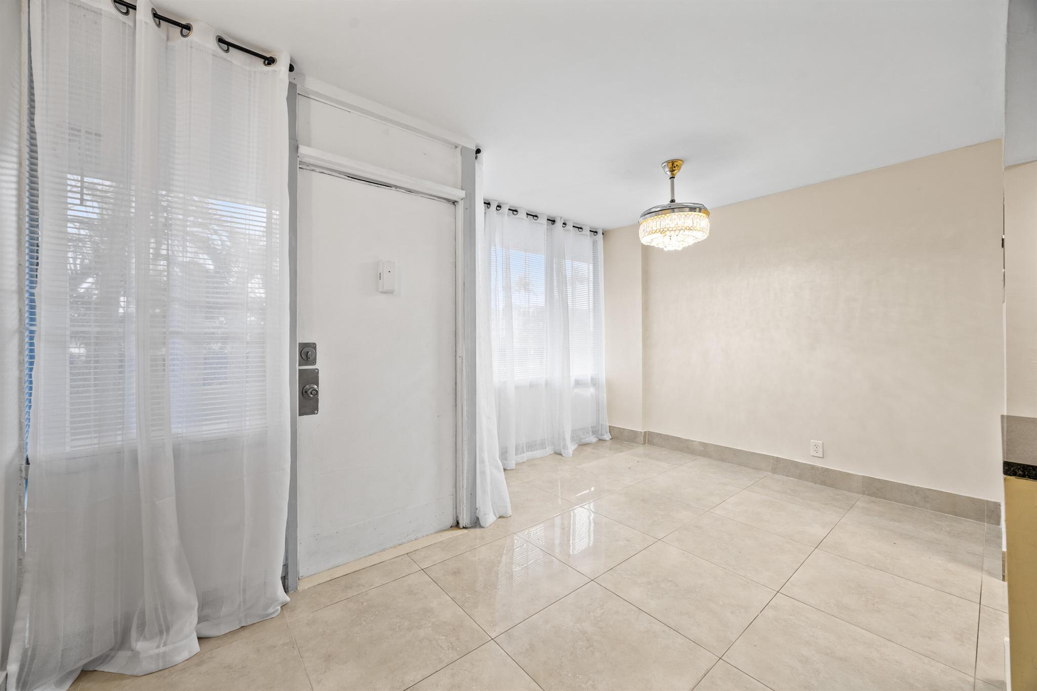 POINTE SOUTH CONDOMINIUM - Residential