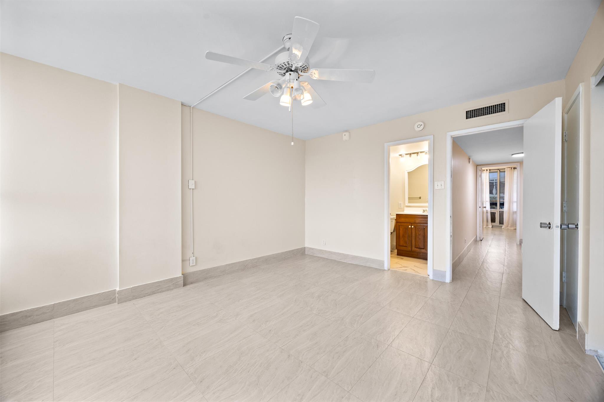 POINTE SOUTH CONDOMINIUM - Residential