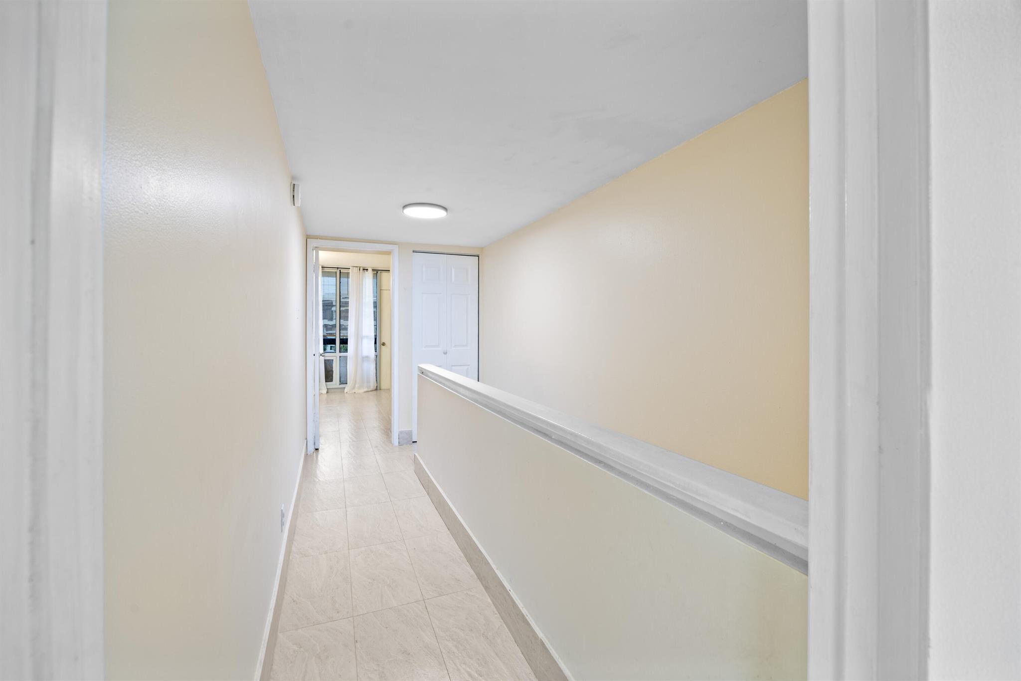 POINTE SOUTH CONDOMINIUM - Residential