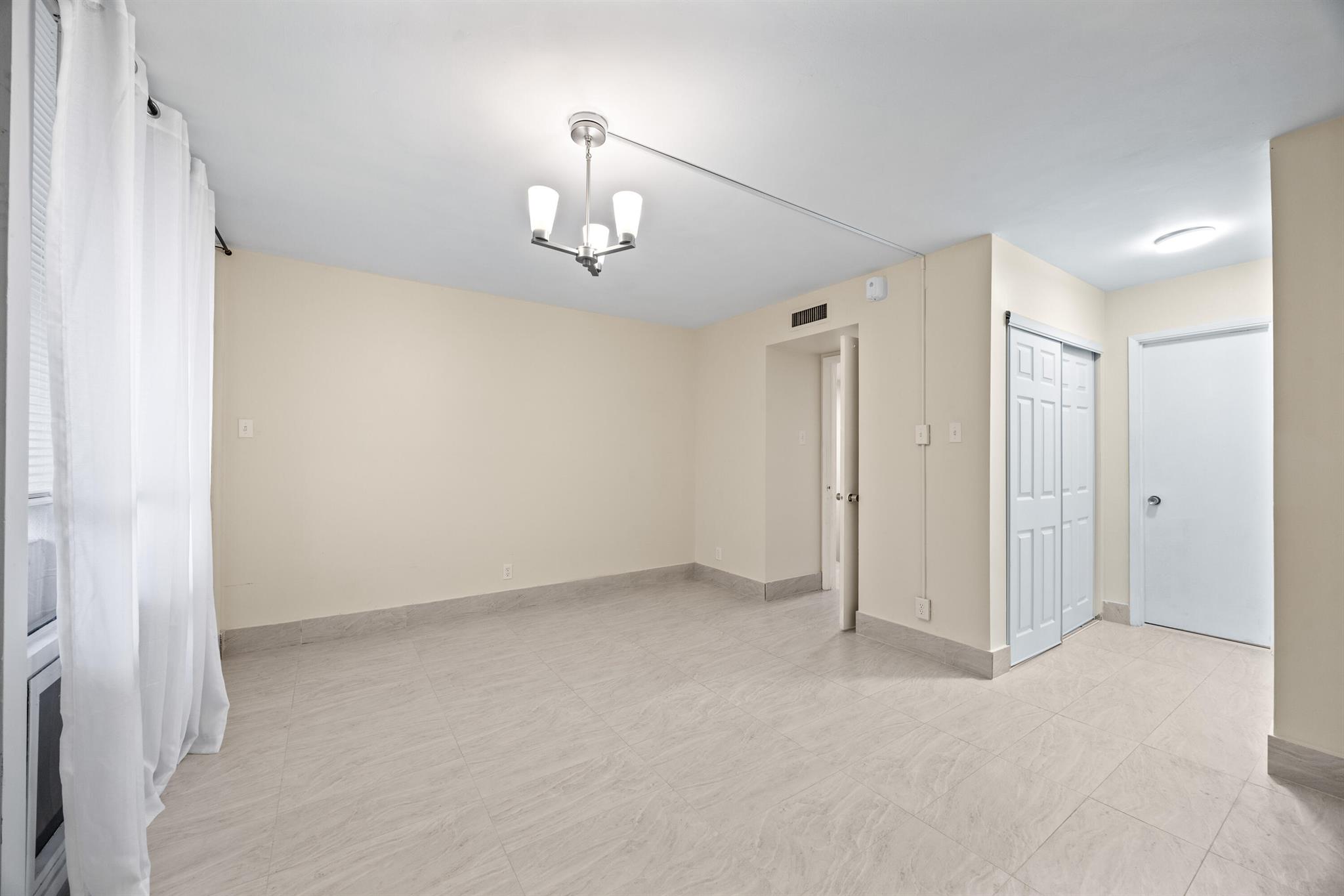POINTE SOUTH CONDOMINIUM - Residential