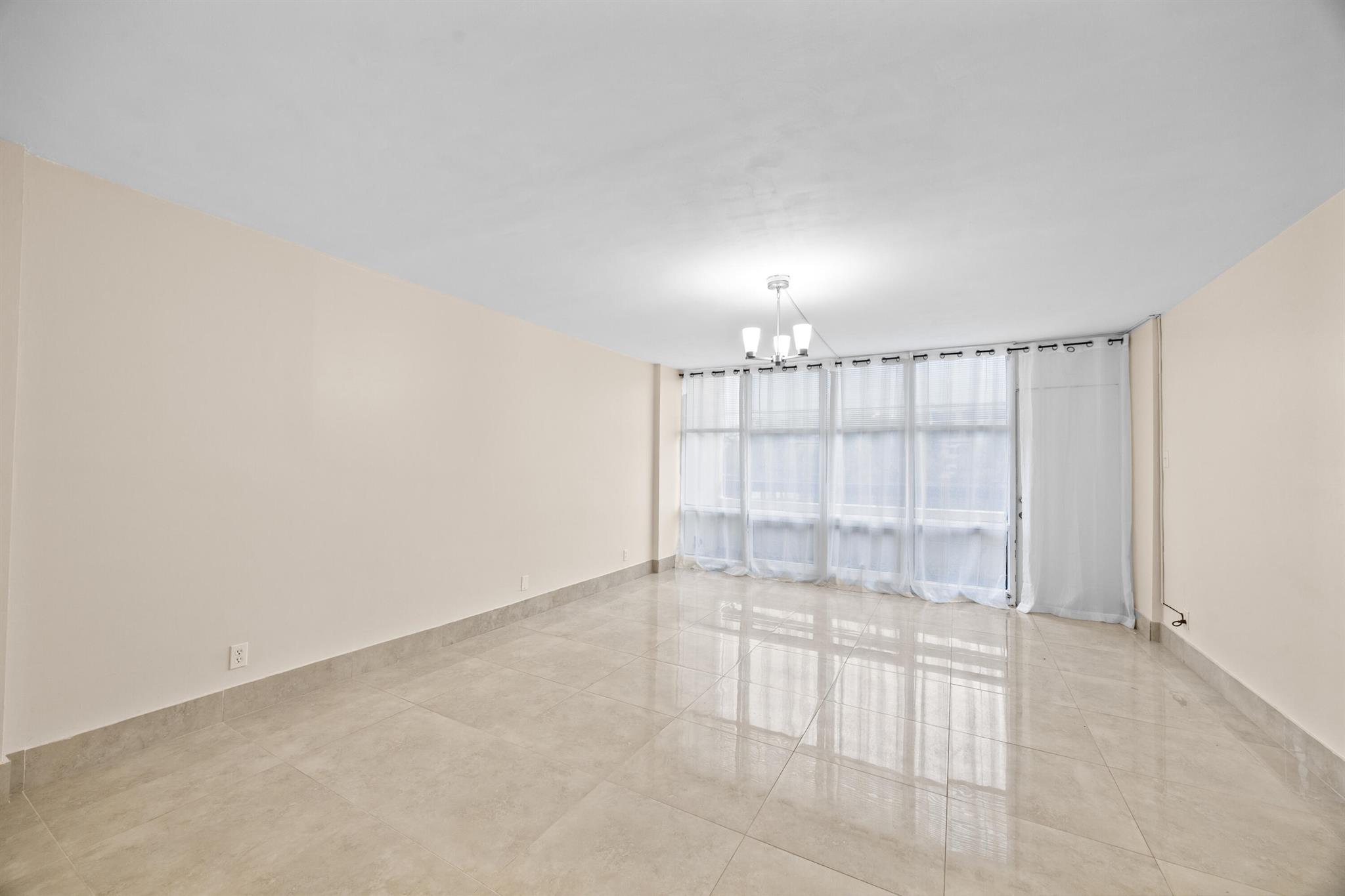 POINTE SOUTH CONDOMINIUM - Residential