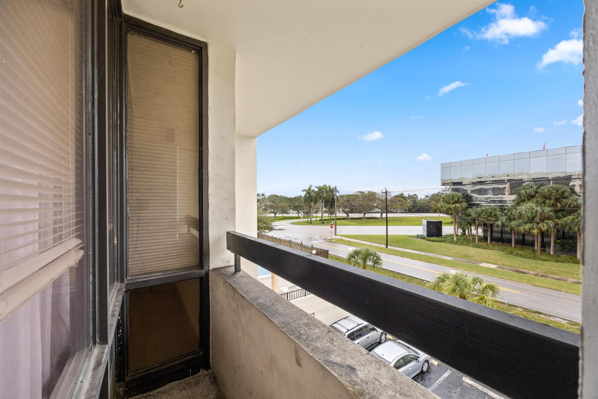 POINTE SOUTH CONDOMINIUM - Residential